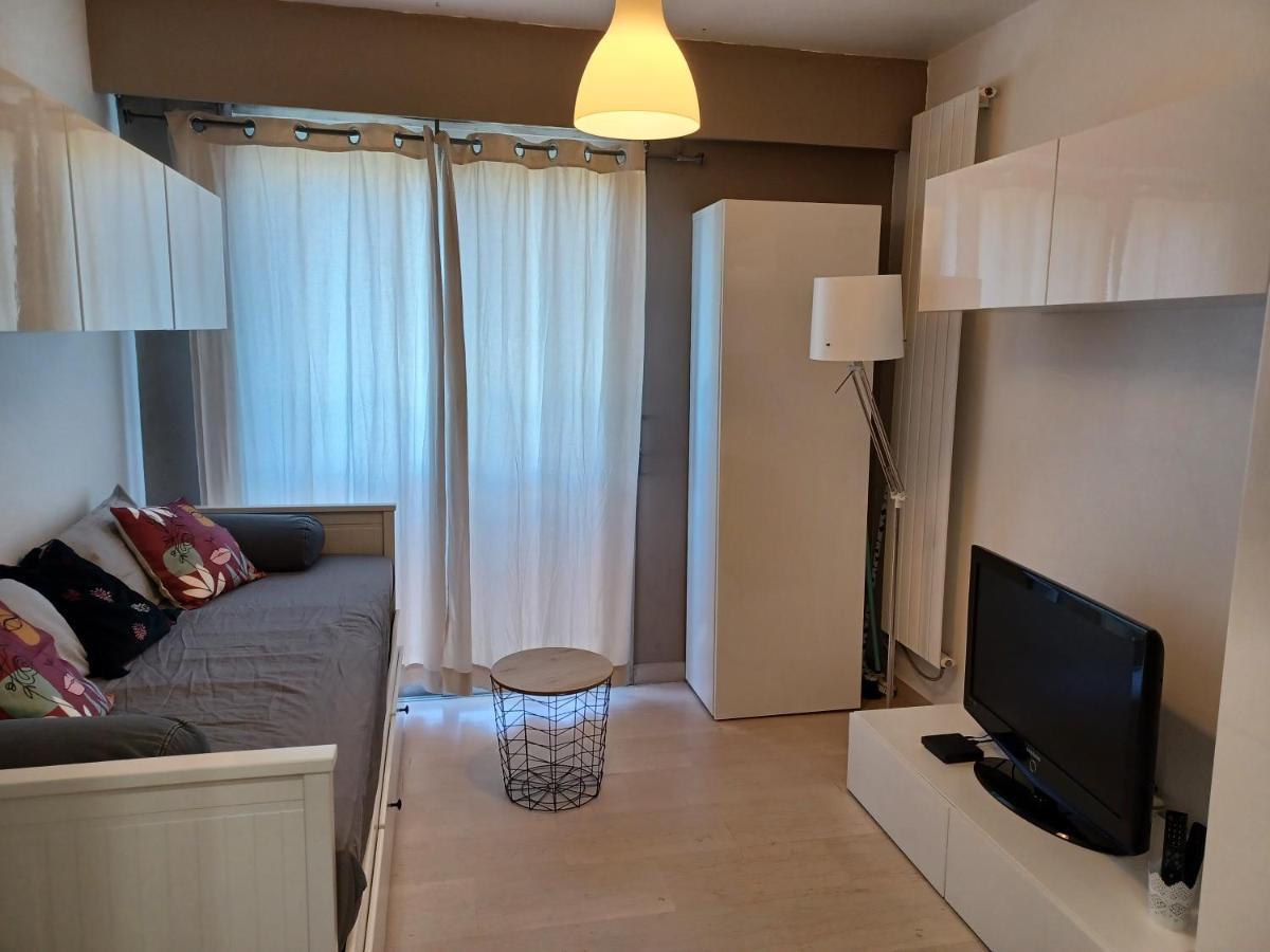 A Avec Piscine Apartment Nizza